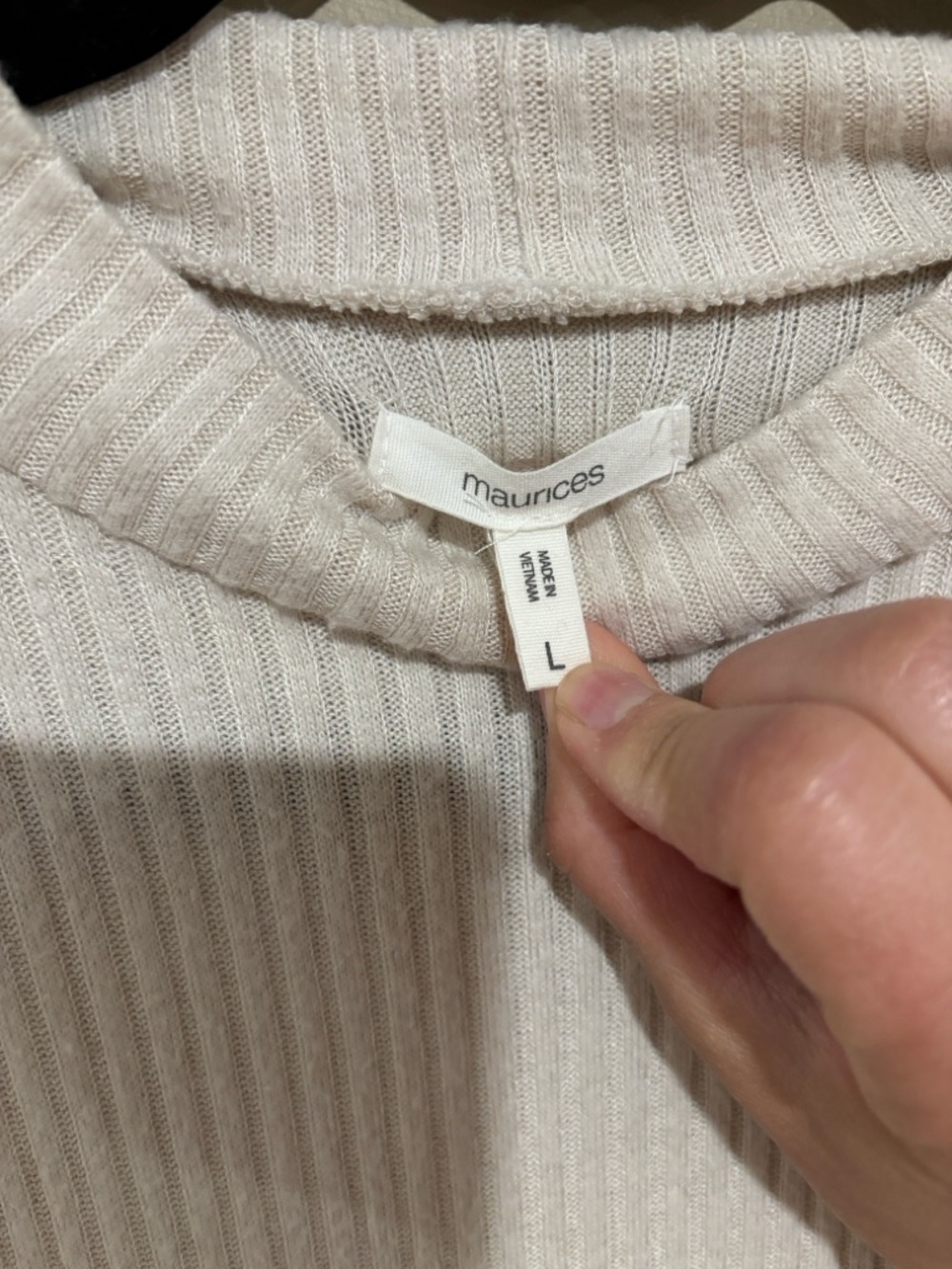 Maurice’s cream paisley sleeve top - Picture 5 of 6